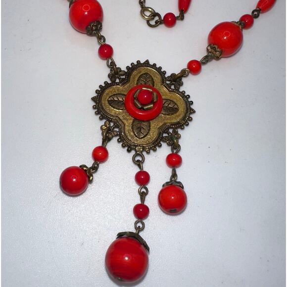 Antique Art Deco 1920s cherry red Czech glass beaded brass pendant necklace - Picture 4 of 8